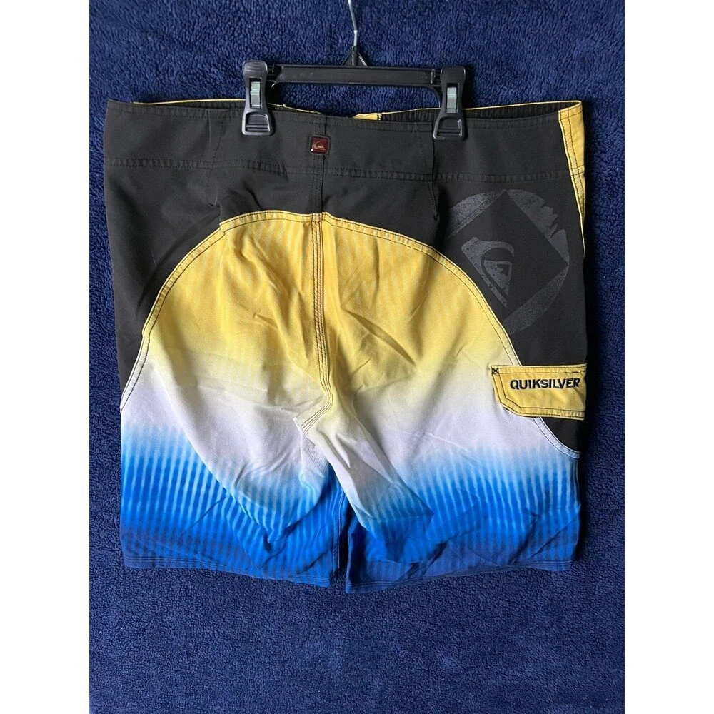 Quiksilver Board Shorts 32 Mens Active Swim Wear Yellow/White/Blue